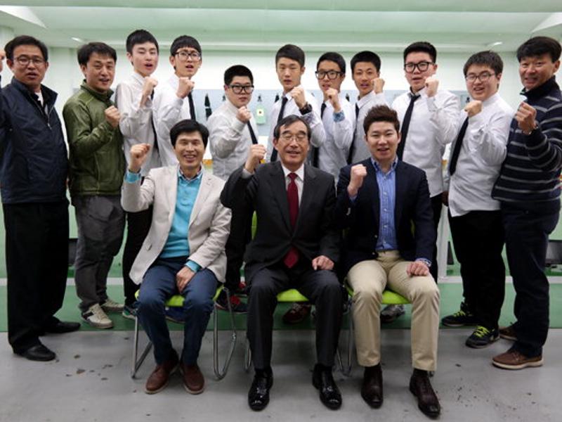 진종오 모교 장학금 쾌척