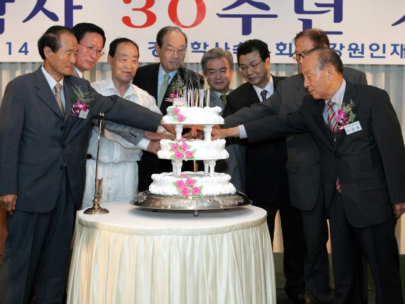 강원학사30주년 기념 축하케&#51084;  