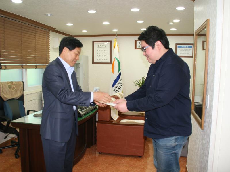 김승직군 엘리자베스국제콩쿨 선전 격려