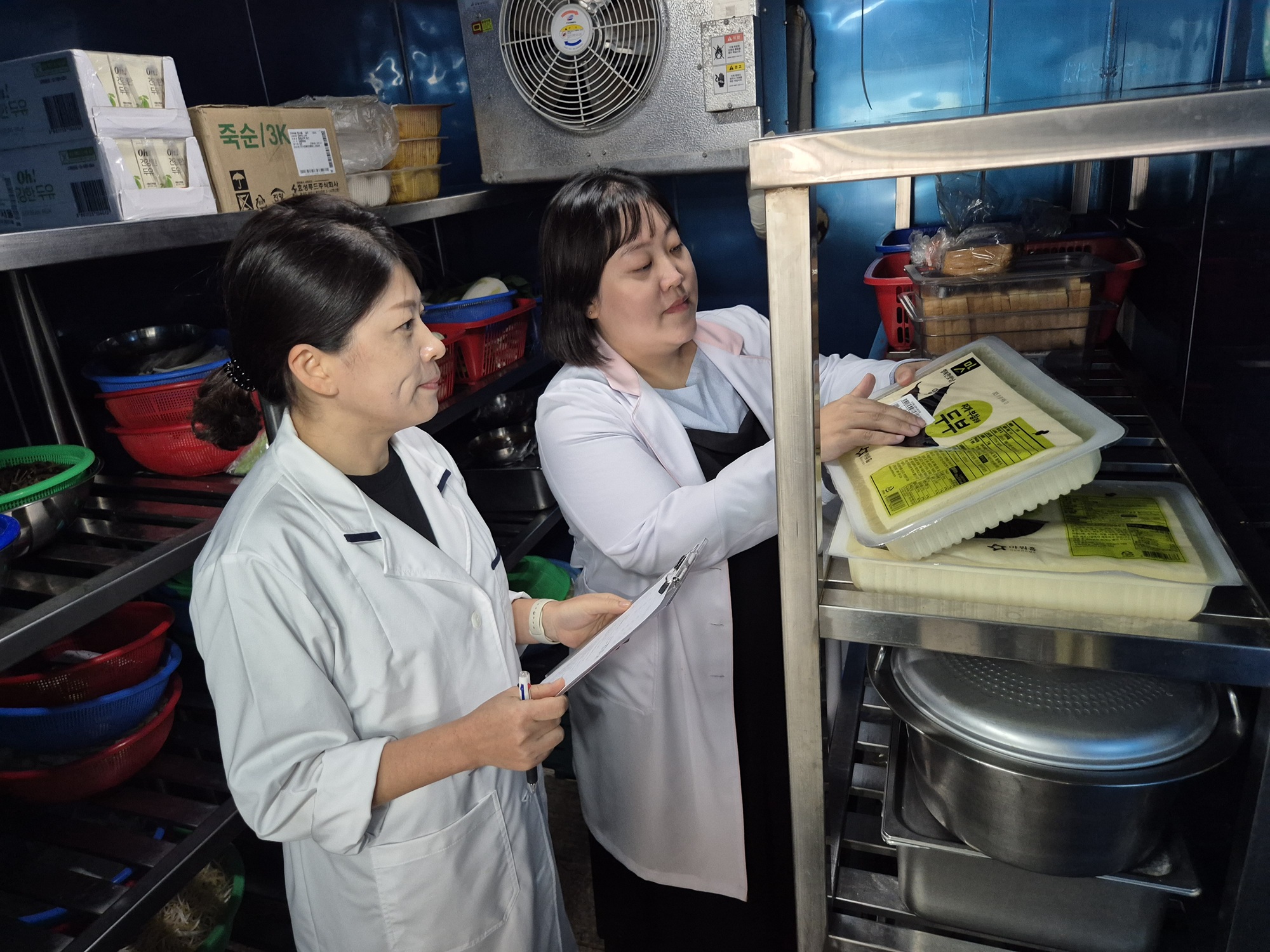 위생_식품저장상태 점검.jpg